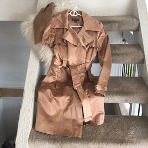 BEBE Champagne Trench, buttons at the sleeve .